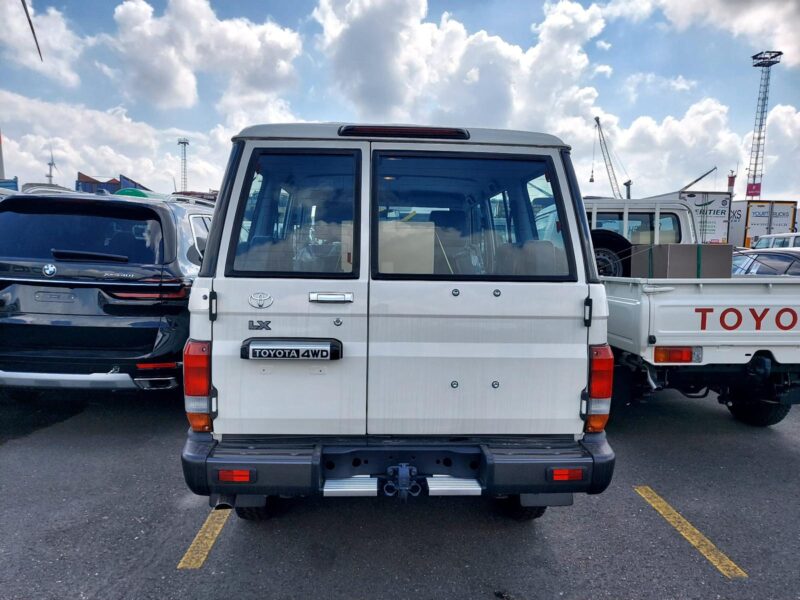 LAND CRUISER