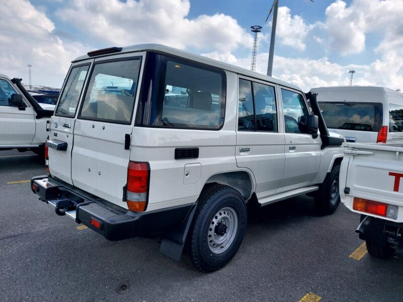 LAND CRUISER